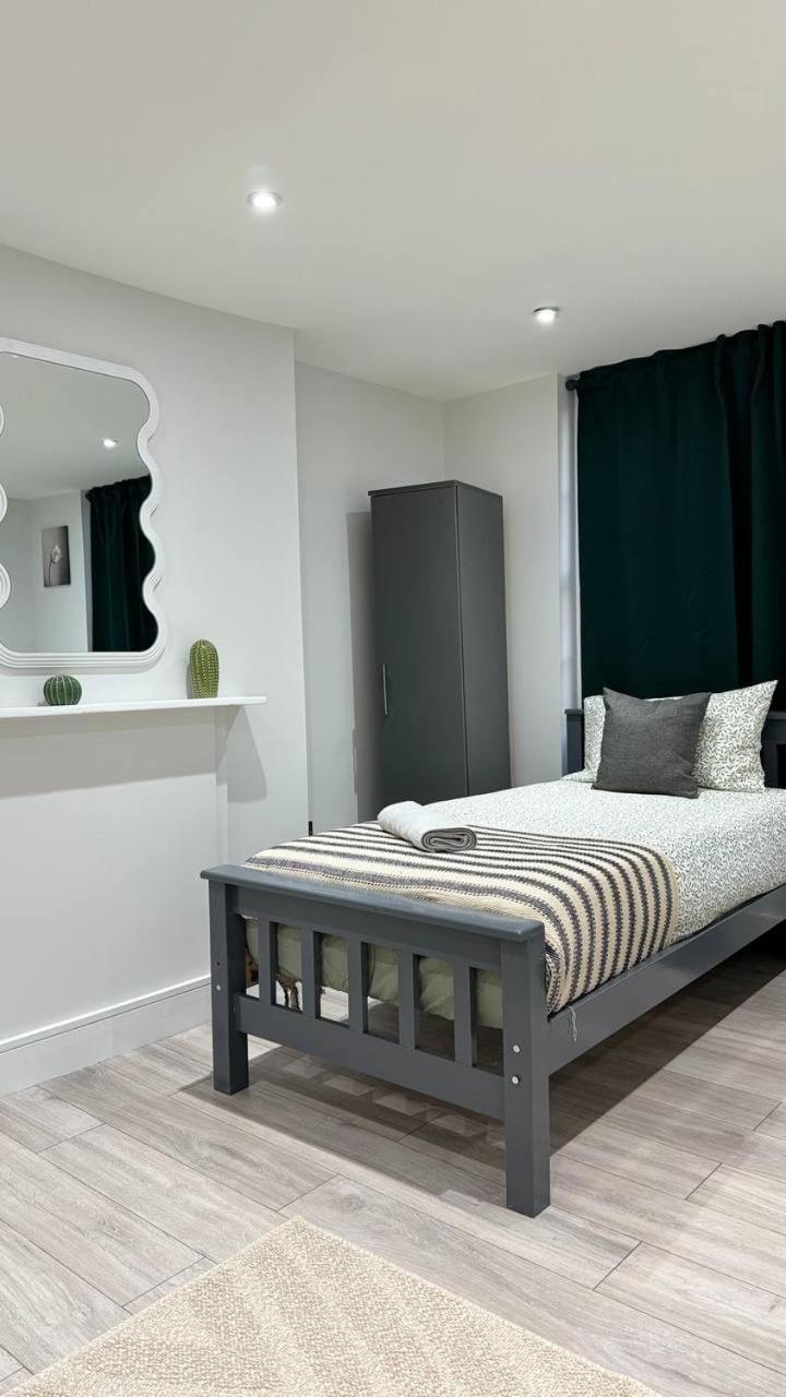Appartamento Guest&Rest Elite 2 Londra Esterno foto